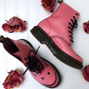 Dr Martens Hincky Acid Pink Smiley 8 Eye Boots